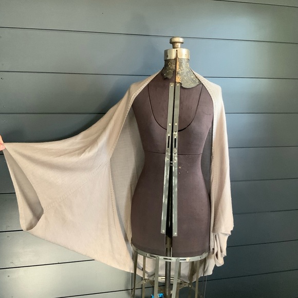 🎉Neutral Wrap/Kimono - Picture 12 of 12